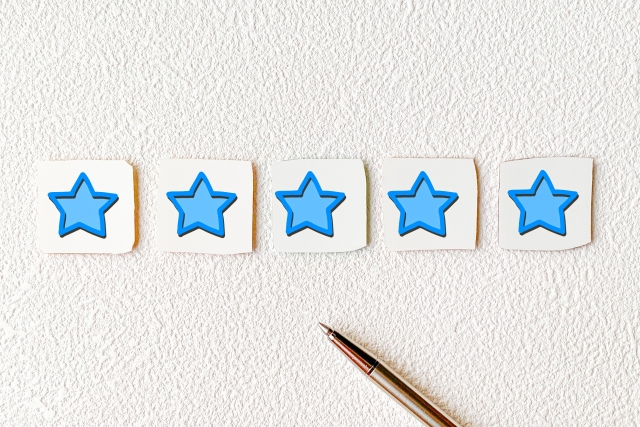 青い星が描かれた5つのブロック