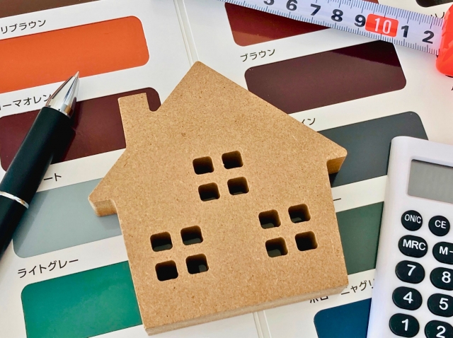 カラーチャートと家の模型