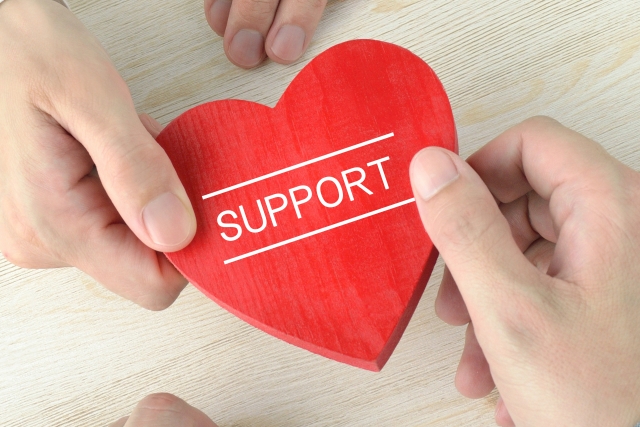 SUPPORTの文字列とハートのマーク
